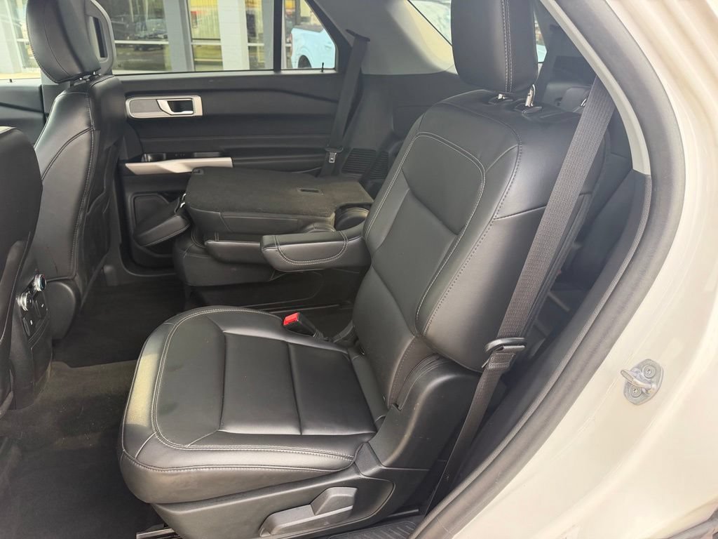 Certified 2022 Ford Explorer XLT w/ Equipment Group 202A AWD/4WD image 17