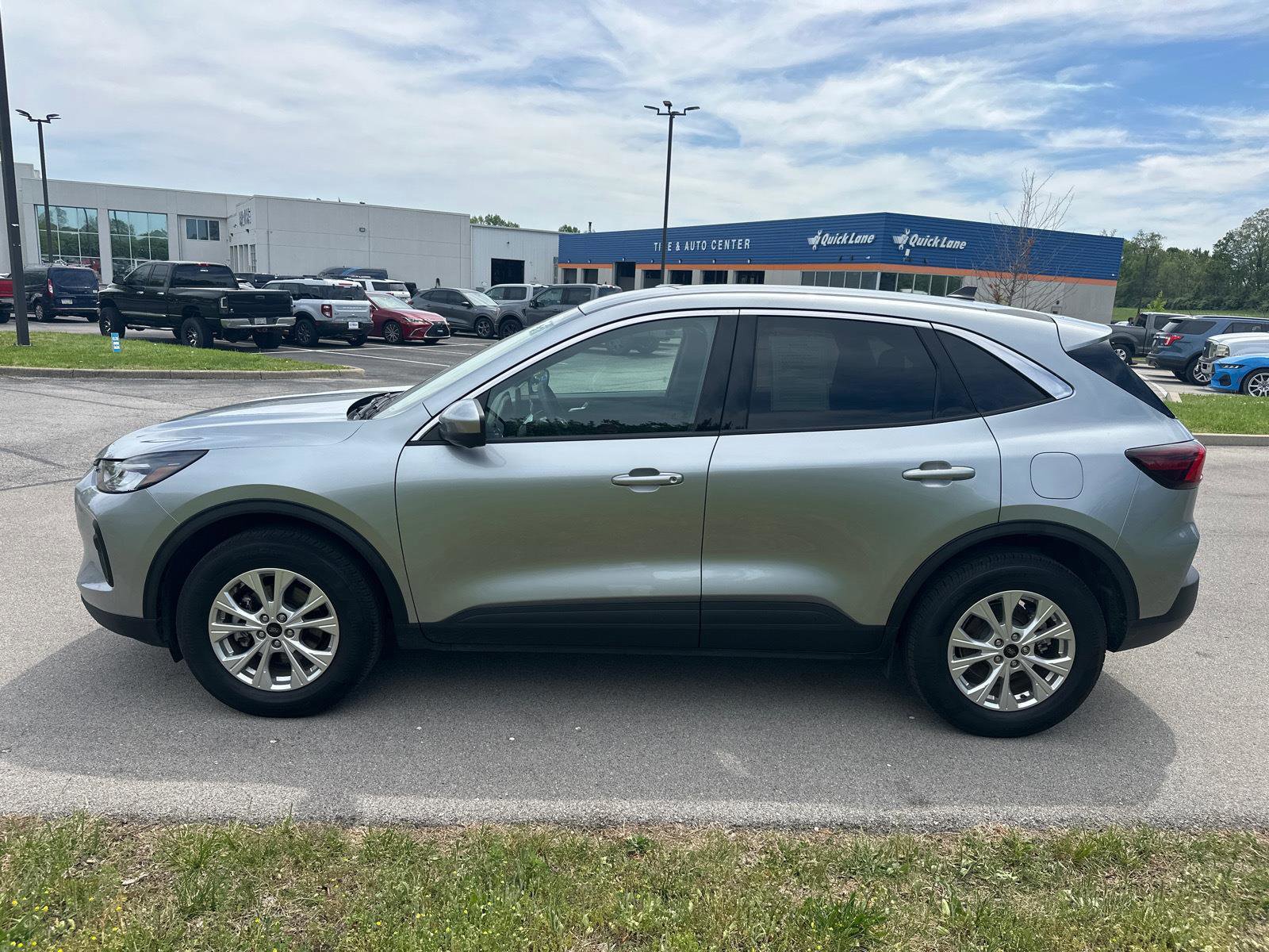 Certified 2024 Ford Escape Active w/ Tech Pack #2 AWD/4WD image 2