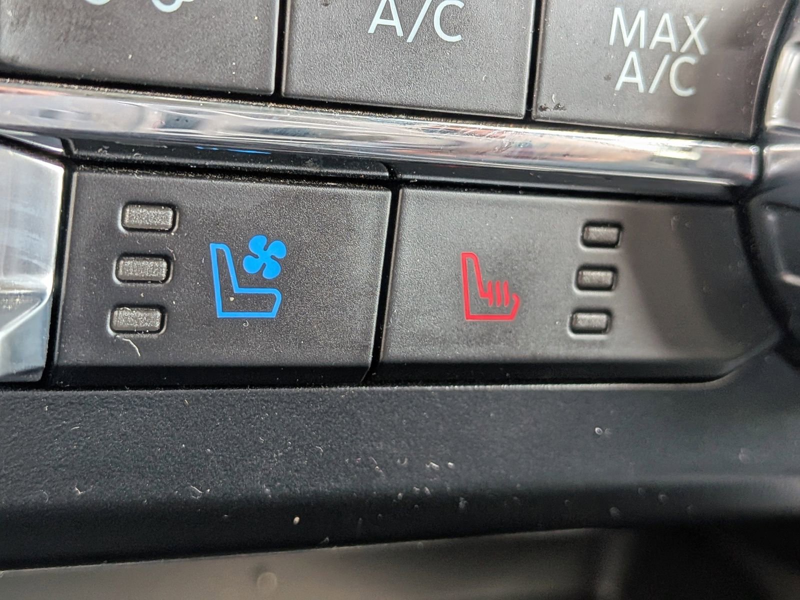 Certified 2026 Ford F250 Lariat w/ Black Appearance Package image 27