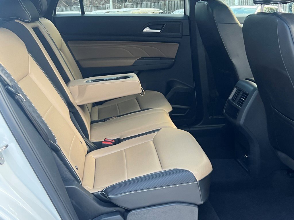 Used 2023 Volkswagen Atlas Cross Sport SEL image 14