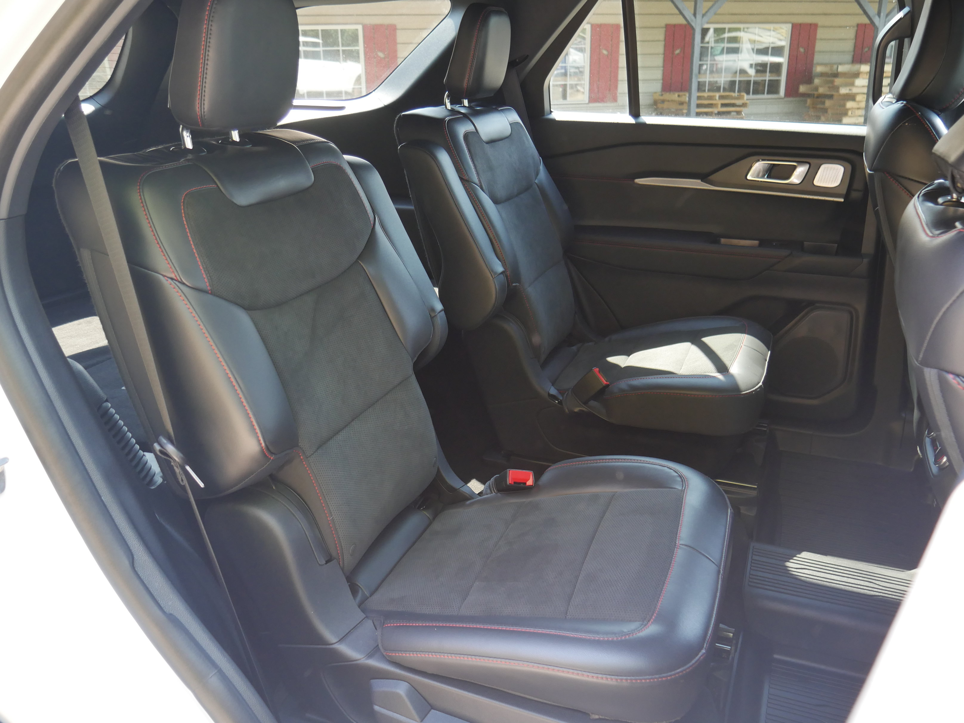Certified 2025 Ford Explorer ST AWD/4WD image 33