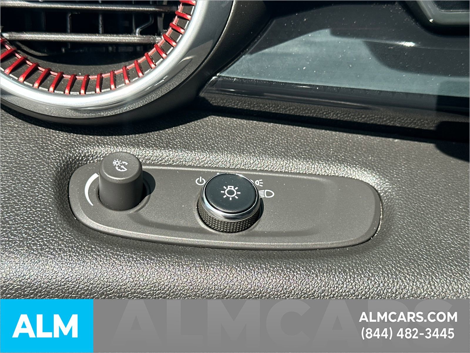 Used 2024 Chevrolet Trax RS FWD image 37