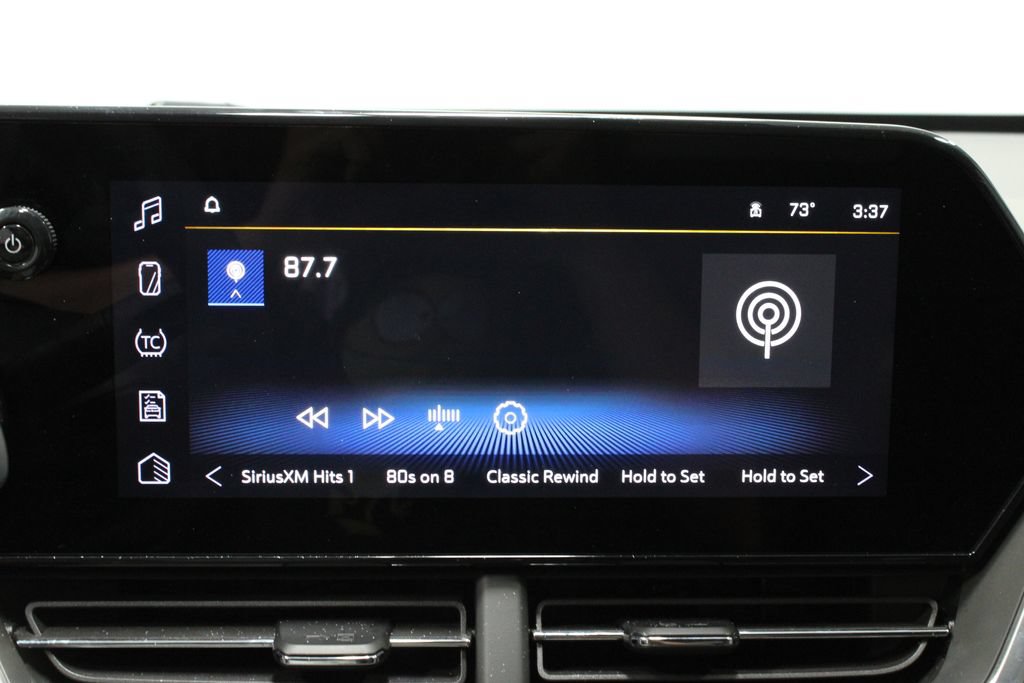 Used 2025 Chevrolet Trax LT FWD image 2