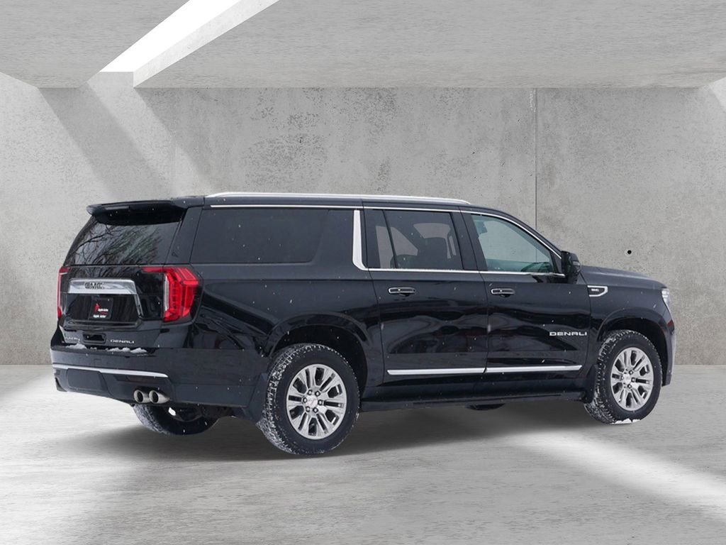 Used 2023 GMC Yukon XL Denali image 3