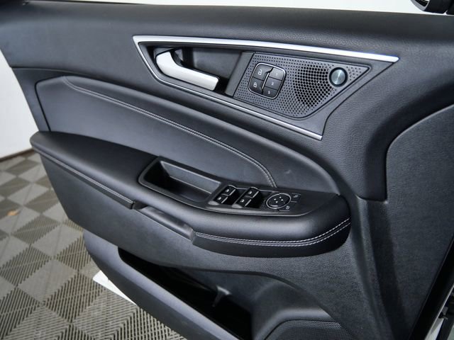 Certified 2023 Ford Edge Titanium w/ Class II Trailer Tow Package image 24