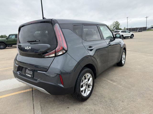 Used 2025 Kia Soul LX w/ LX Technology Package FWD image 9