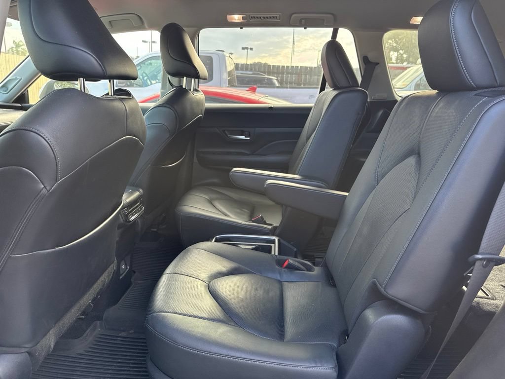 Used 2024 Toyota Grand Highlander AWD Hybrid image 15