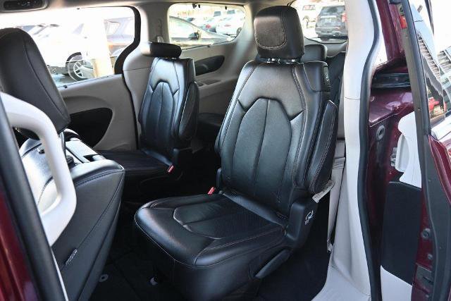 Used 2017 Chrysler Pacifica Touring-L Plus image 27