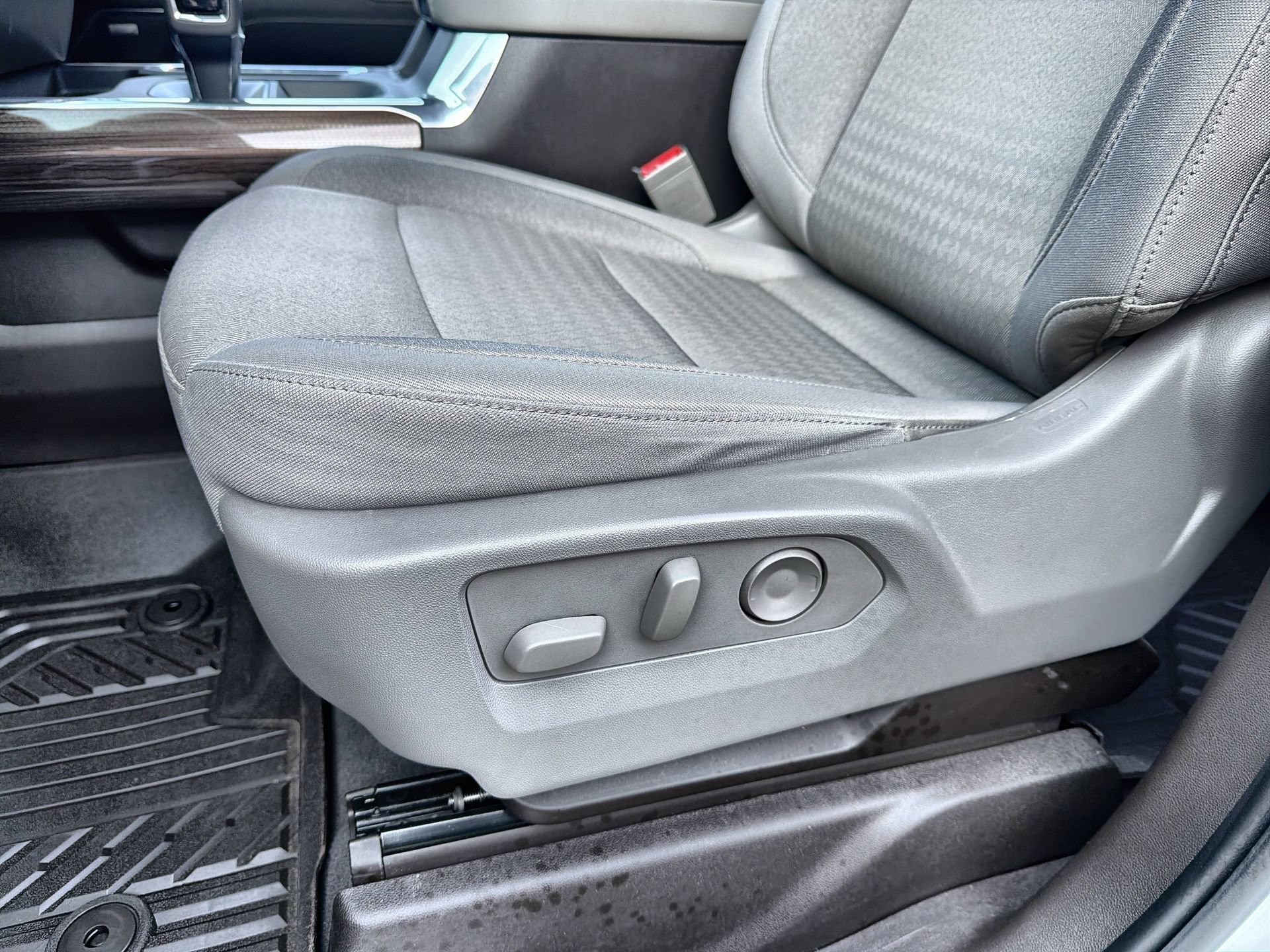Used 2024 Chevrolet Silverado 1500 LT Trail Boss w/ Convenience Package II AWD/4WD image 12