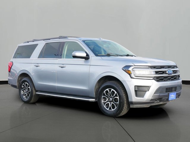 Certified 2023 Ford Expedition Max XLT image 4