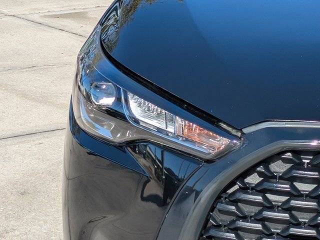 Used 2024 Toyota Corolla Cross LE image 9