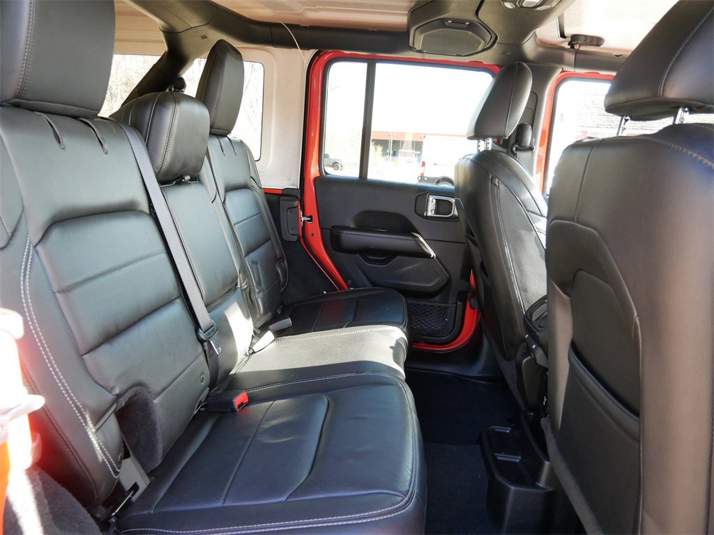 Used 2018 Jeep Wrangler Unlimited Sahara image 9