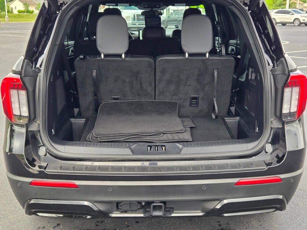 Certified 2025 Ford Explorer ST-Line w/ ST-Line Street Pack AWD/4WD image 16