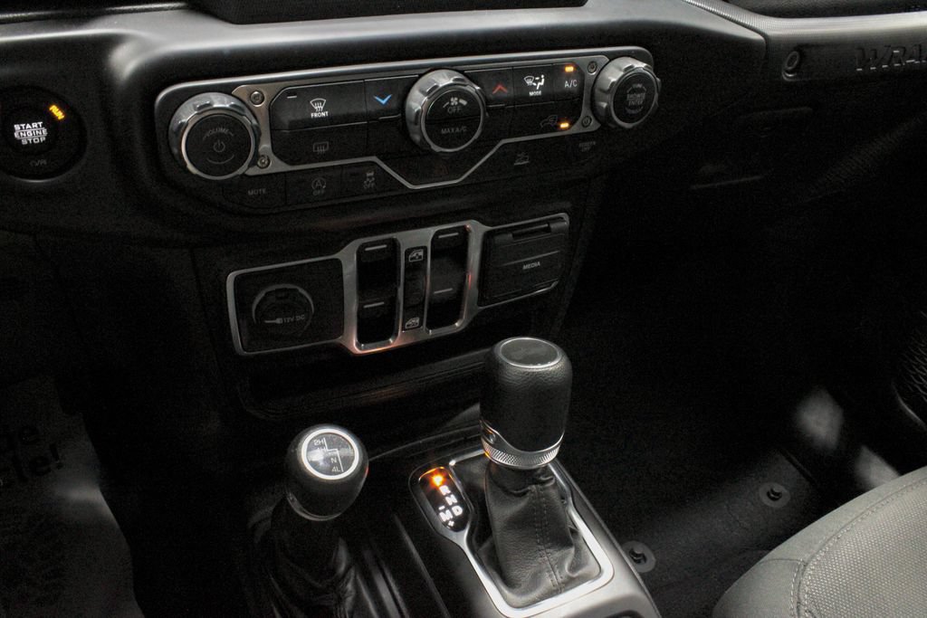 Used 2022 Jeep Wrangler Unlimited Sport AWD/4WD image 27