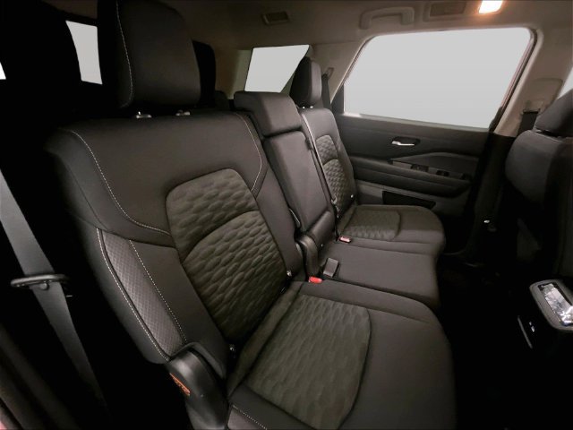 Used 2022 Nissan Pathfinder SV AWD/4WD image 26
