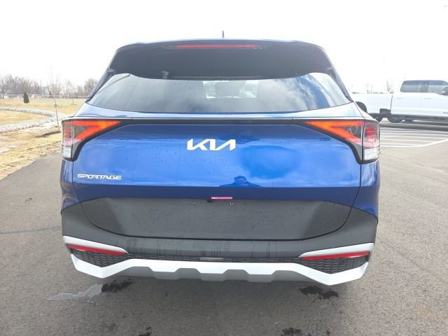 Used 2025 Kia Sportage EX image 3