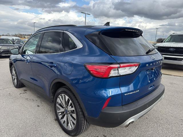 Certified 2022 Ford Escape Titanium image 5