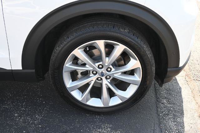 Certified 2021 Ford Explorer Platinum w/ Equipment Group 601A AWD/4WD image 16