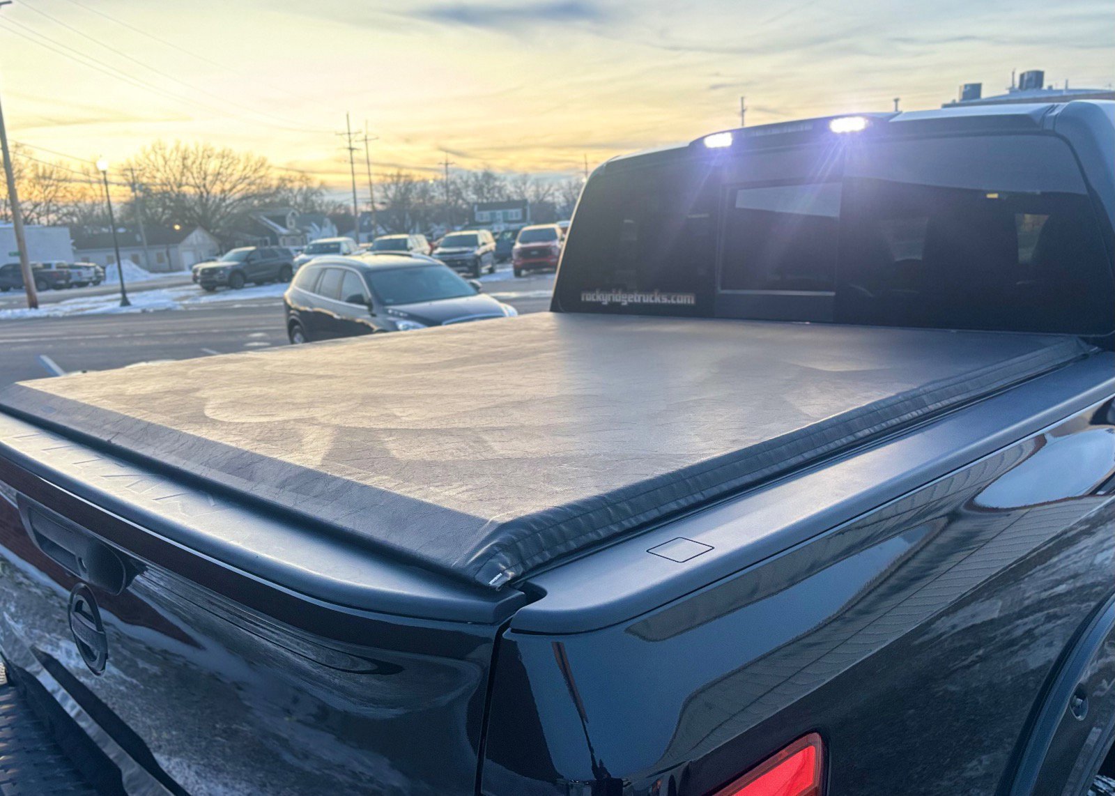 Used 2019 Nissan Titan SV w/ SV Convenience Package image 9