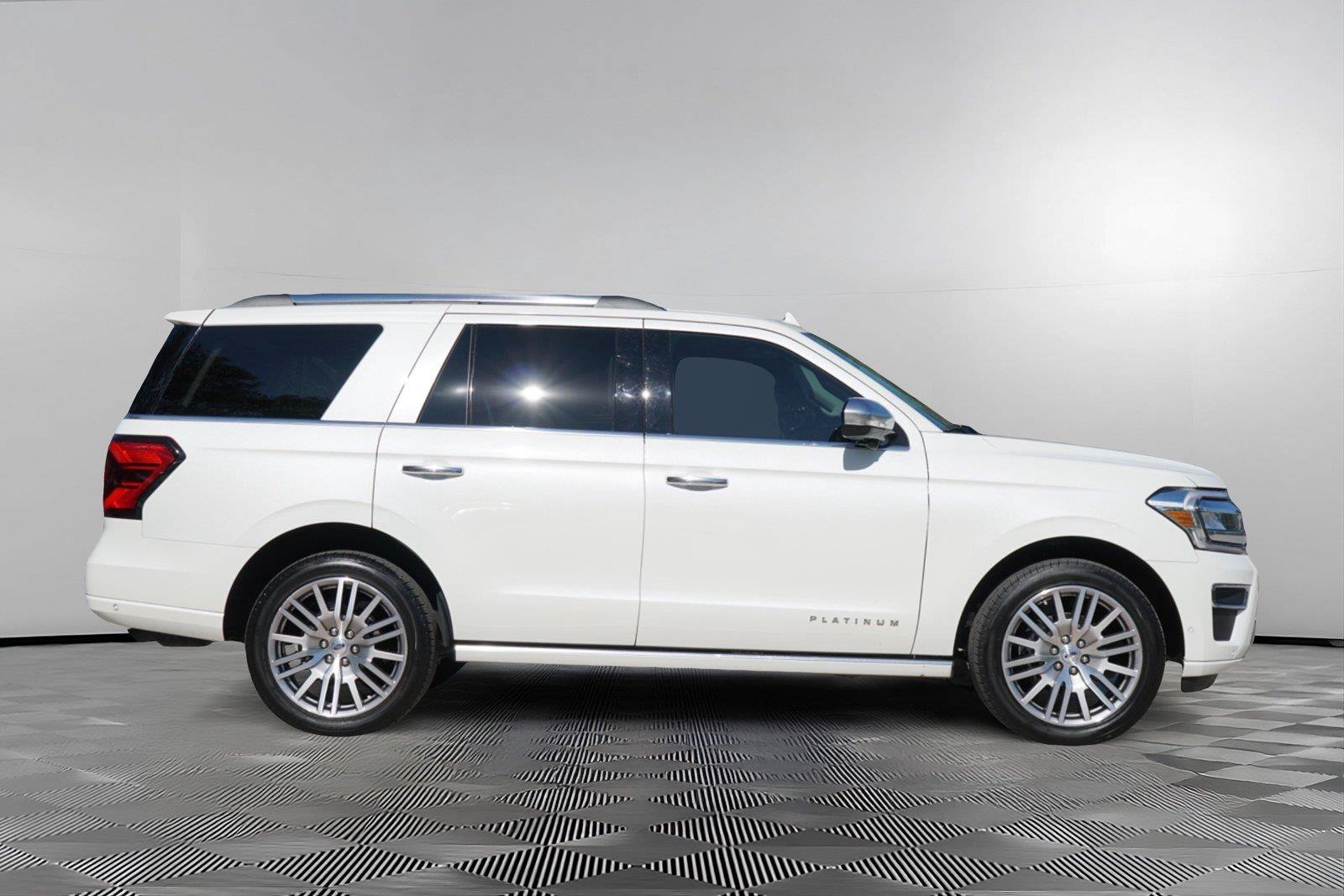 Certified 2024 Ford Expedition Platinum RWD image 4