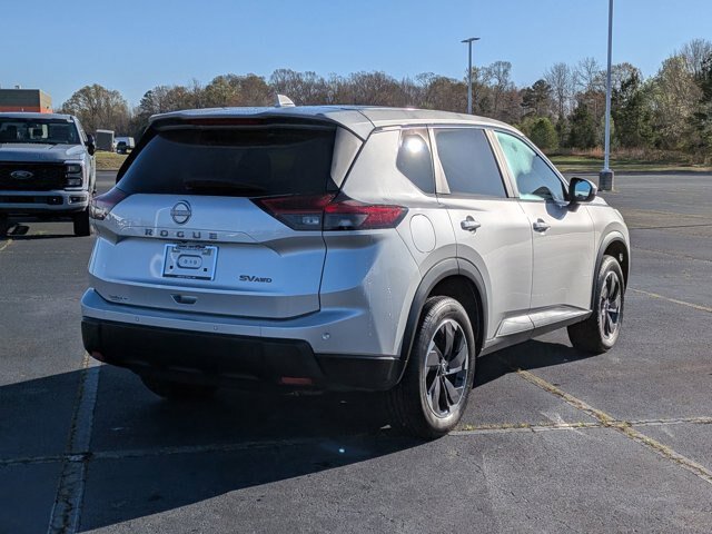Used 2024 Nissan Rogue SV AWD/4WD image 4