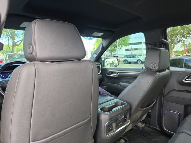 Used 2024 Chevrolet Silverado 1500 High Country w/ Technology Package AWD/4WD image 13