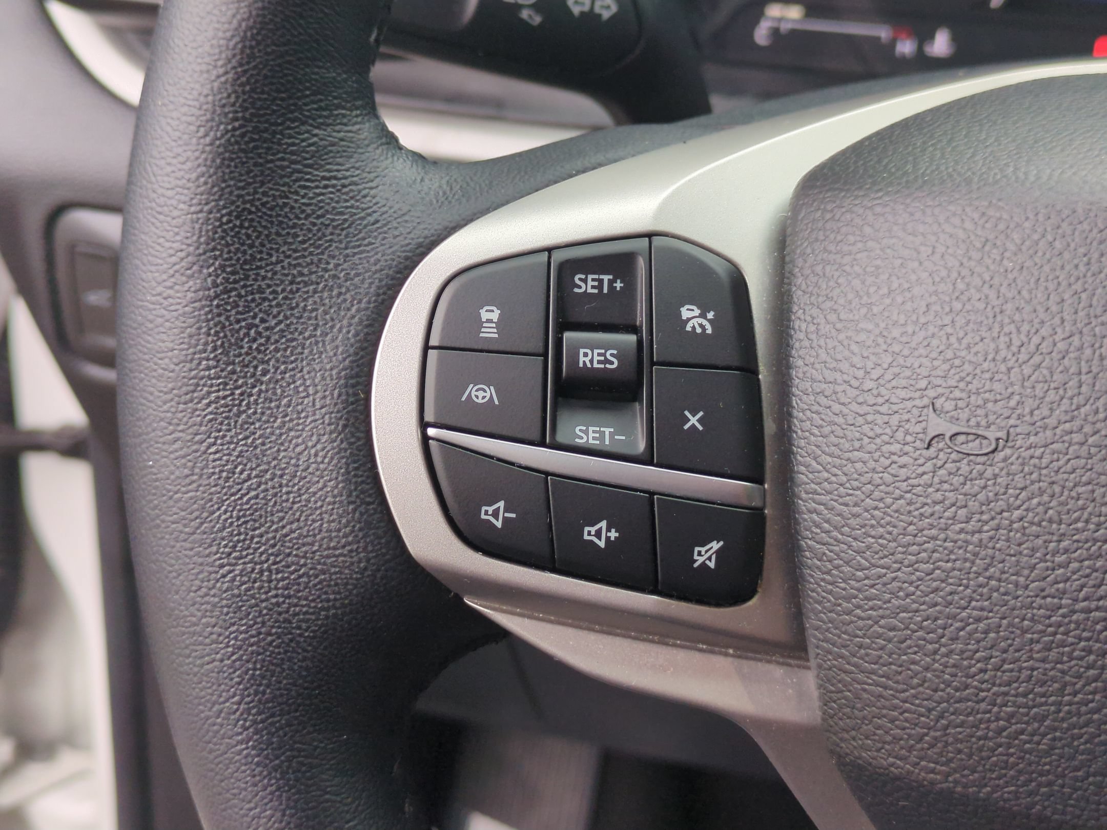 Certified 2022 Ford Explorer XLT RWD image 15