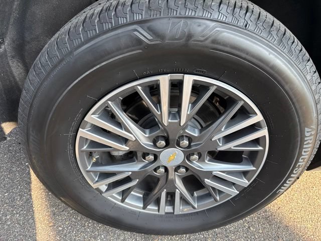 Used 2025 Chevrolet Traverse LT AWD/4WD image 13