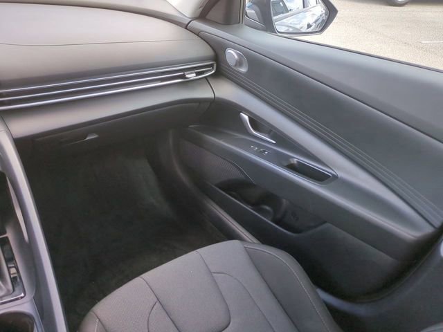 Used 2024 Hyundai Elantra SE image 16