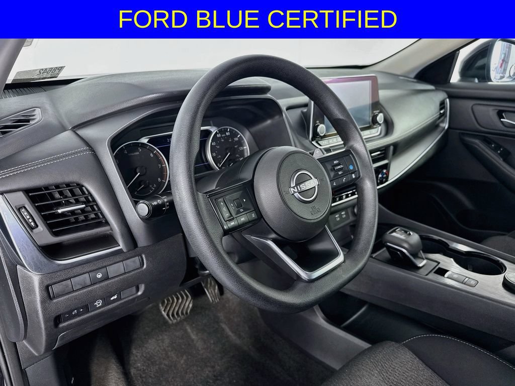 Used 2024 Nissan Rogue SV AWD/4WD image 12