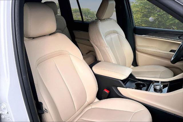 Used 2024 Jeep Grand Cherokee Limited AWD/4WD image 7