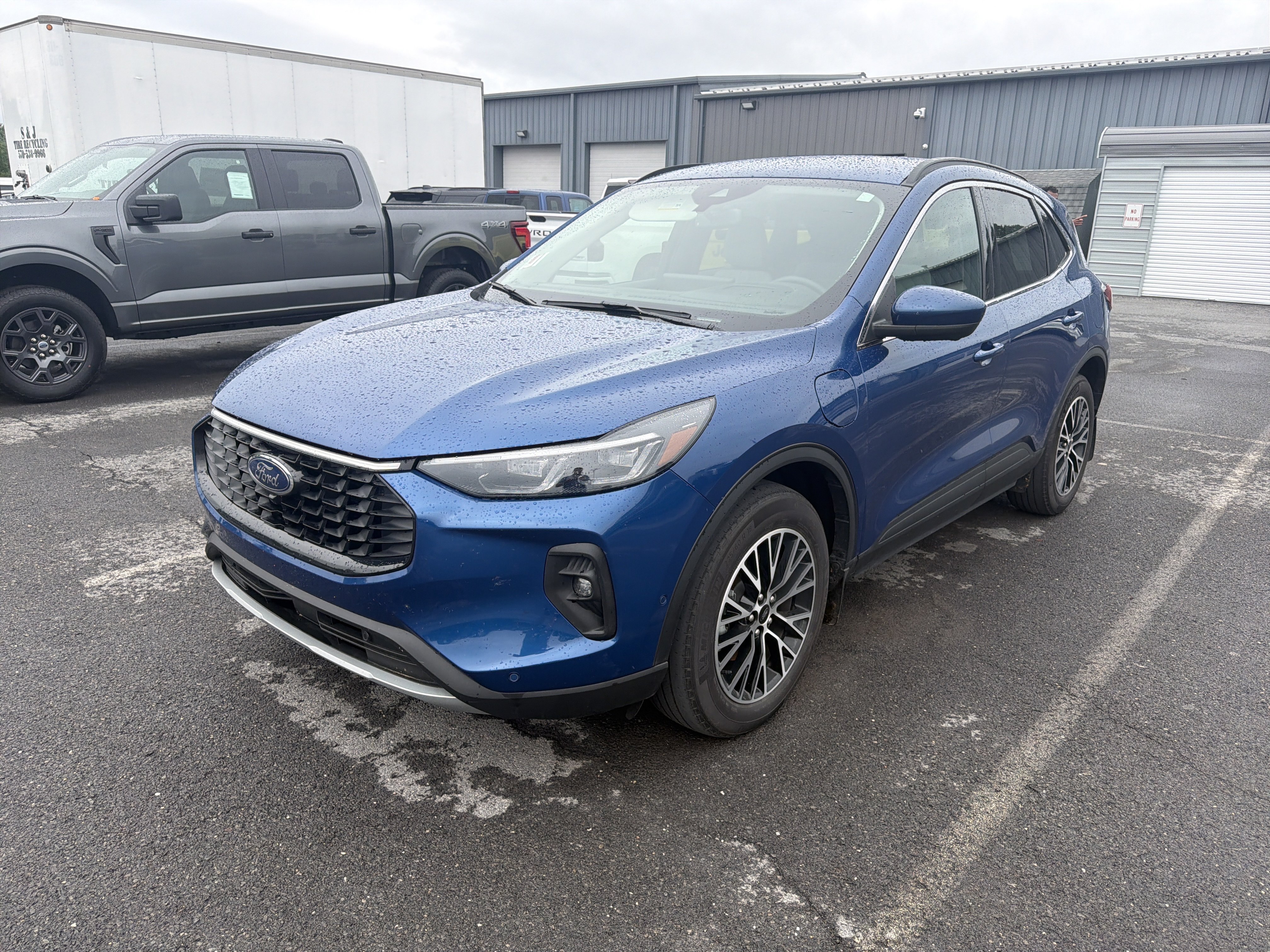 Certified 2023 Ford Escape SE w/ PHEV Premium Package FWD image 33