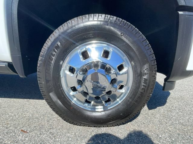 Used 2024 GMC Sierra 3500 Denali Ultimate AWD/4WD image 9
