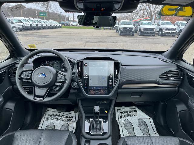 Used 2025 Subaru Forester Touring AWD/4WD image 13