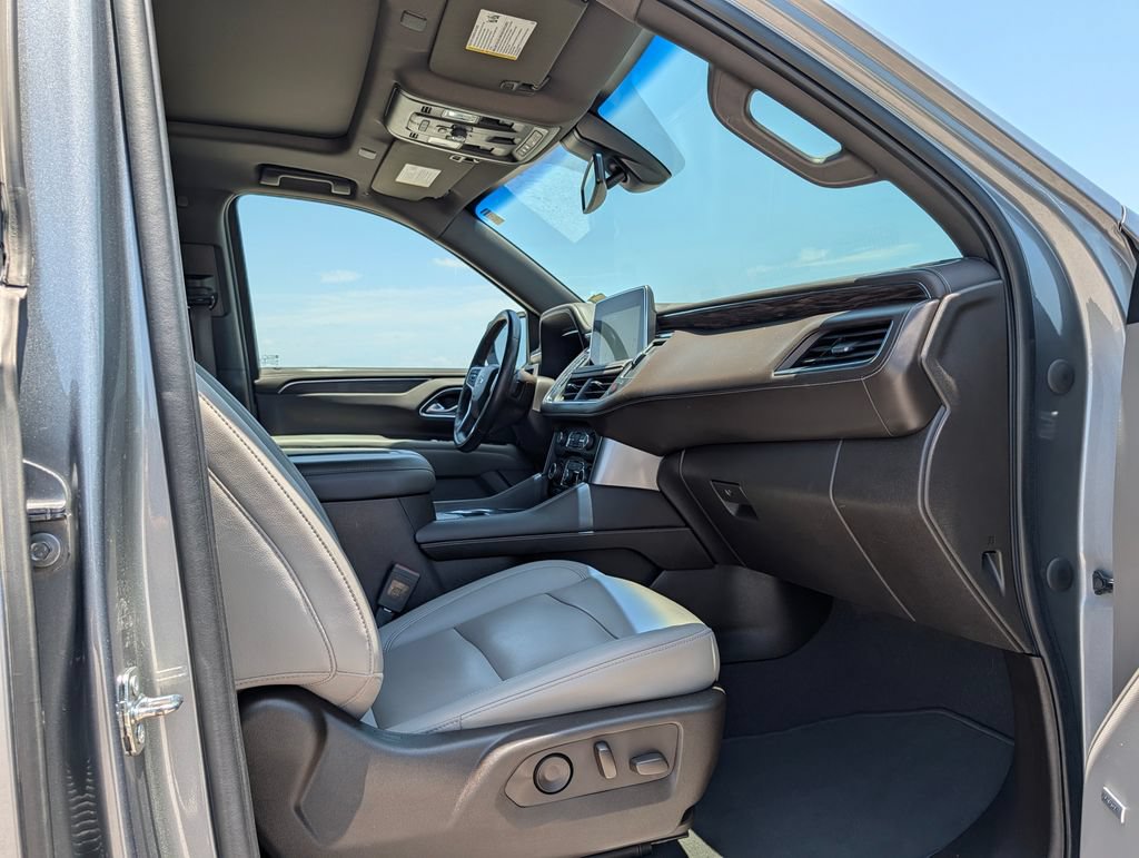 Used 2022 Chevrolet Tahoe Z71 w/ Z71 Off-Road Package AWD/4WD image 11