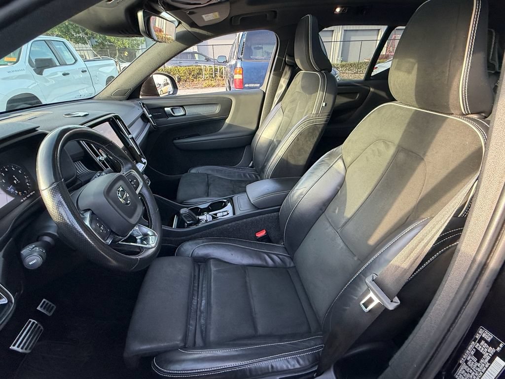 Used 2021 Volvo XC40 T5 R-Design AWD/4WD image 10