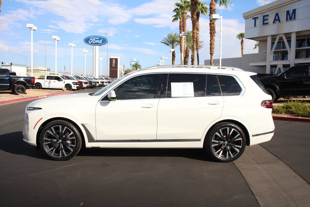 Used 2024 BMW X7 xDrive40i w/ Premium Package AWD/4WD image 4