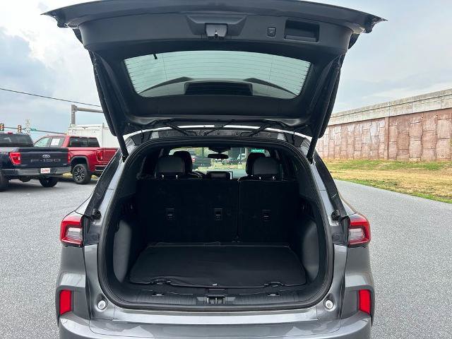 Certified 2023 Ford Escape ST-Line w/ Tech Pack #1 AWD/4WD image 23