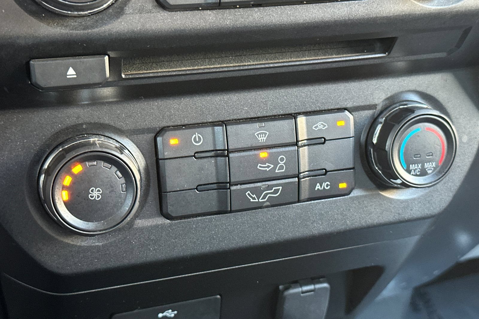 Certified 2018 Ford F150 XLT RWD image 27
