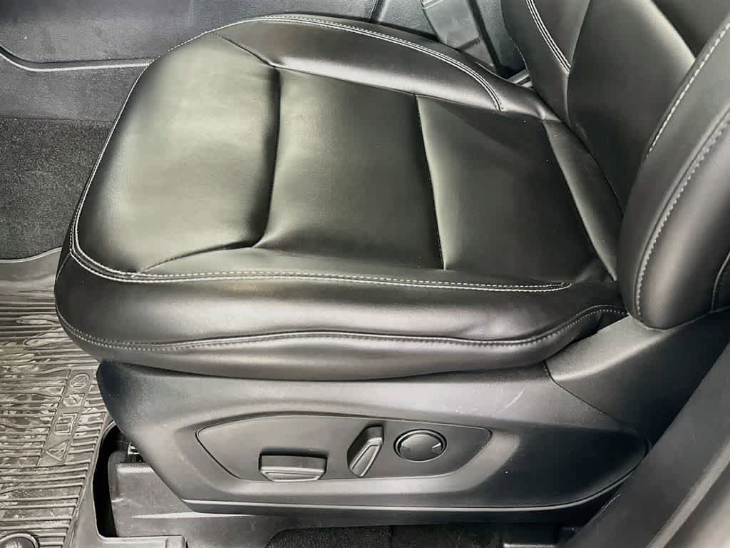 Certified 2021 Ford Explorer XLT w/ Equipment Group 202A AWD/4WD image 30