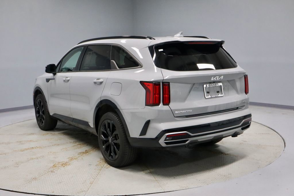 Used 2023 Kia Sorento SX AWD/4WD image 3
