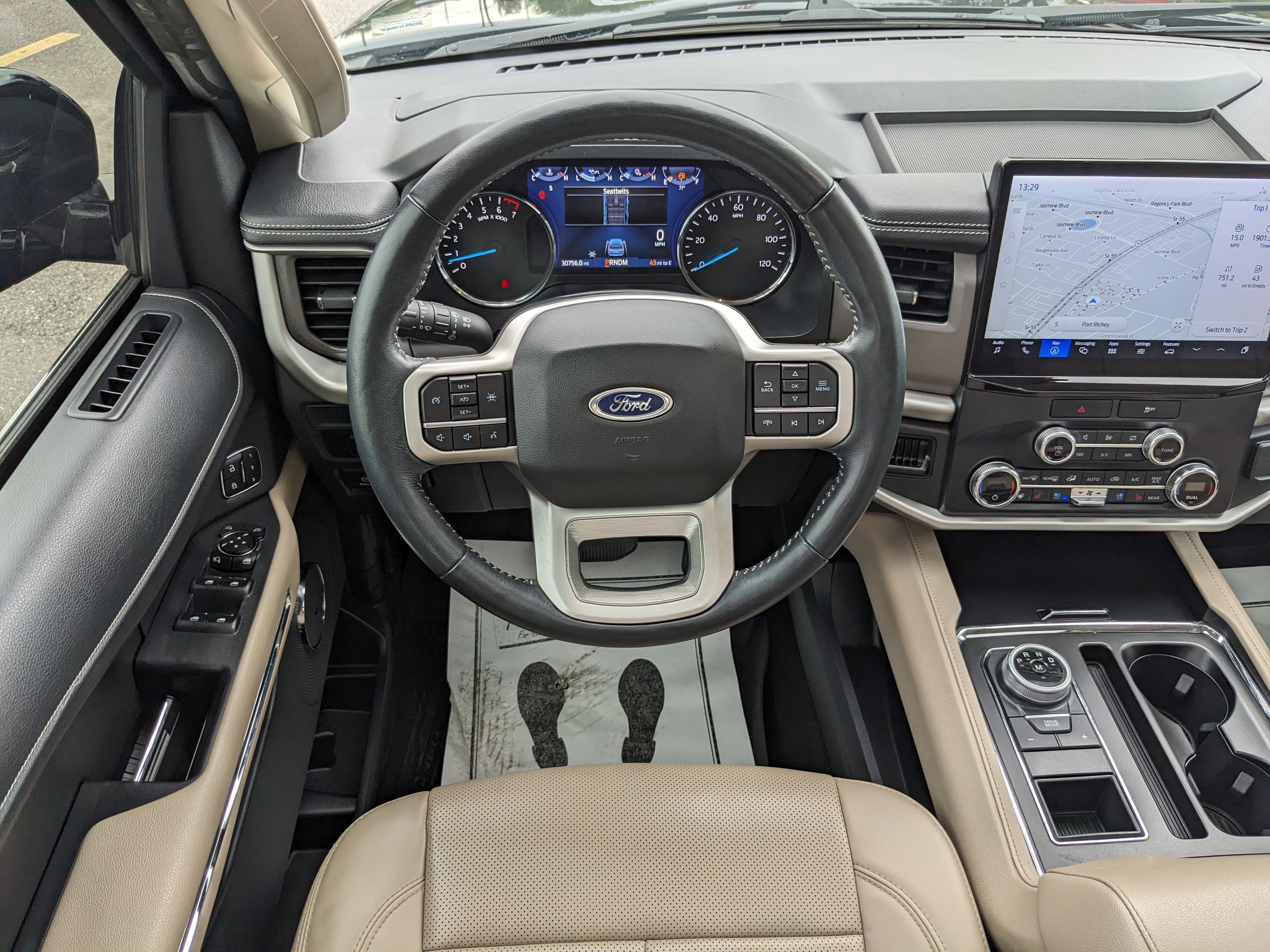 Certified 2022 Ford Expedition XLT image 17