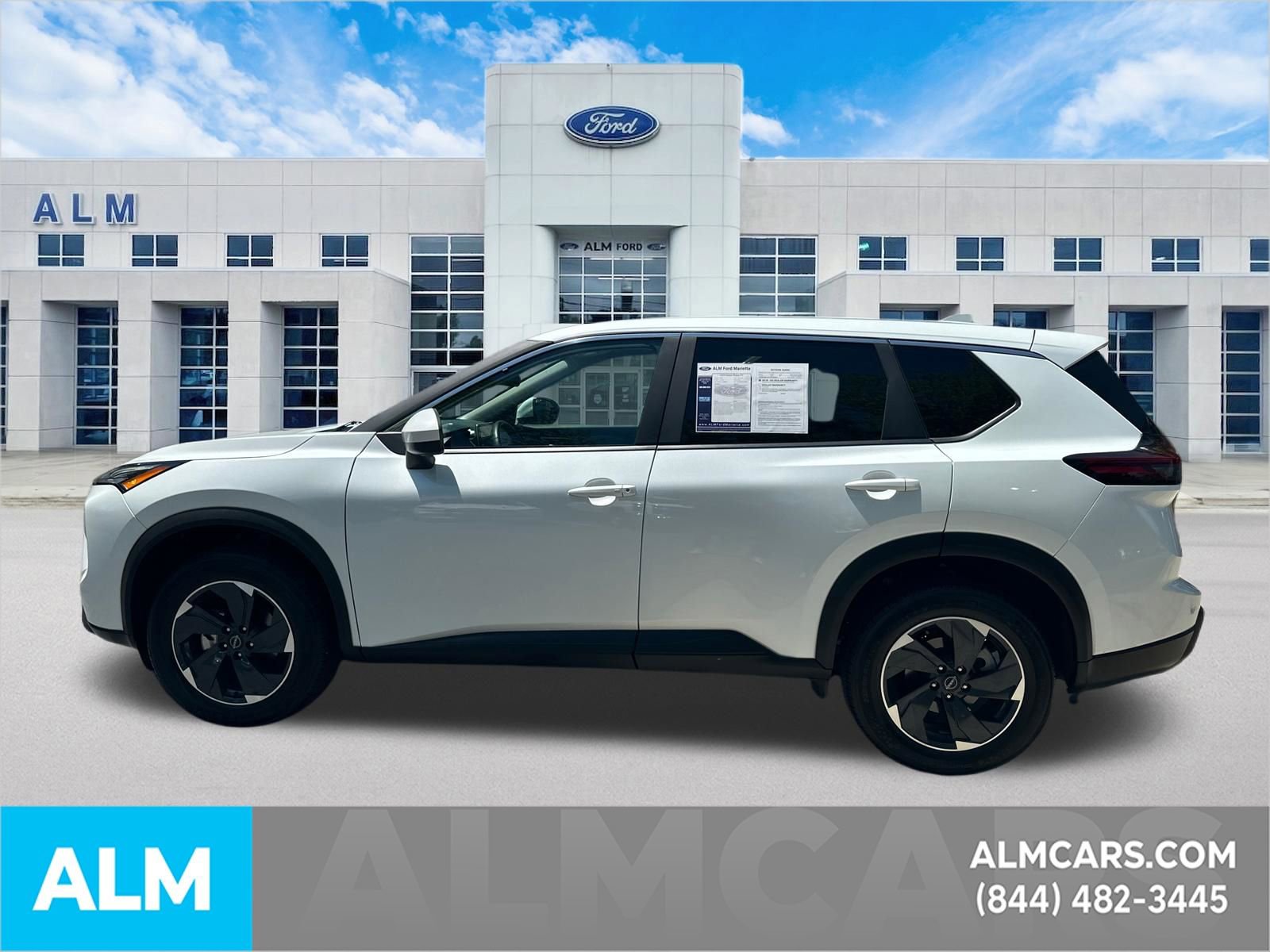 Used 2025 Nissan Rogue SV FWD image 9