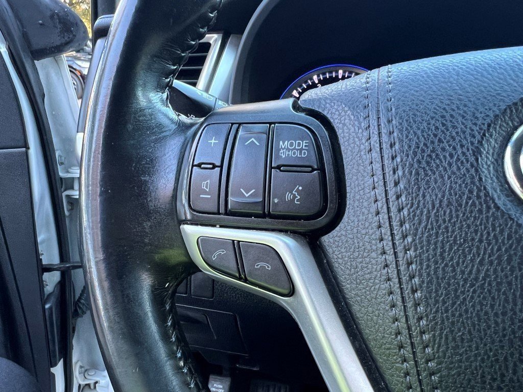 Used 2019 Toyota Highlander XLE image 29