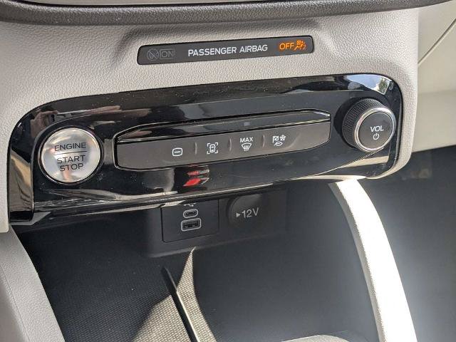 Certified 2026 Ford Escape SE FWD image 23