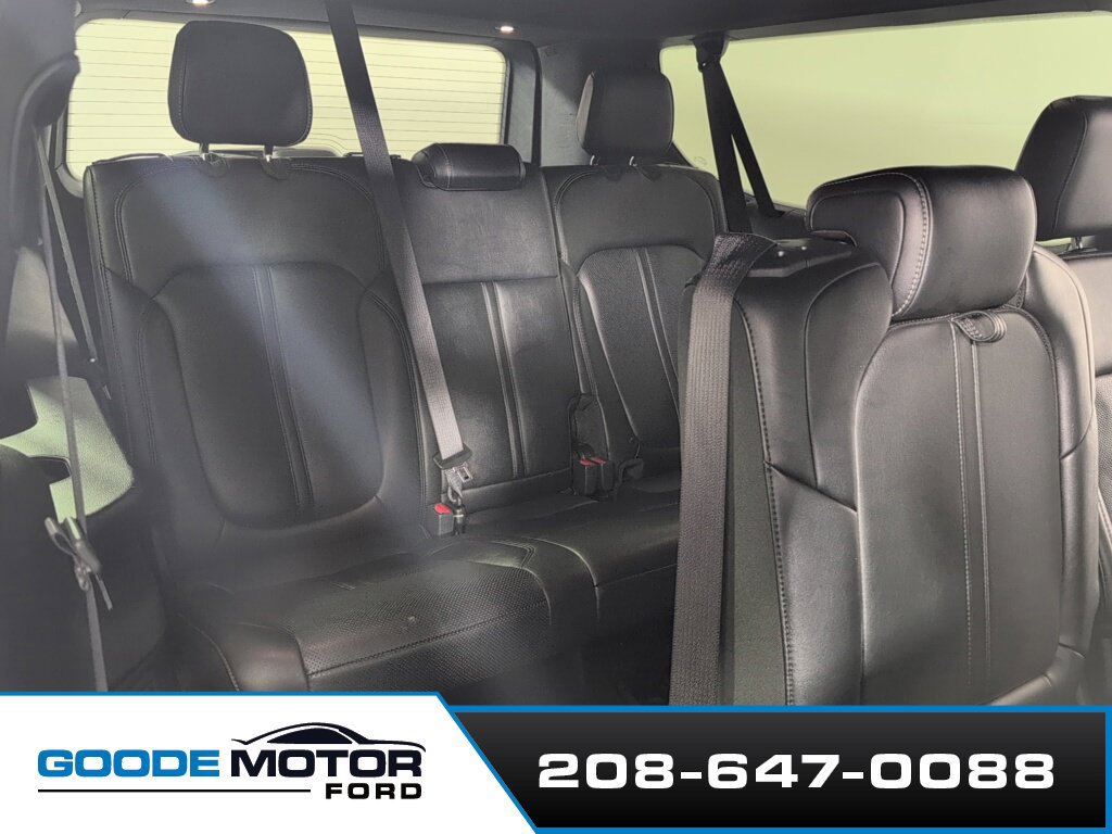 Used 2024 Jeep Wagoneer L Series II AWD/4WD image 22