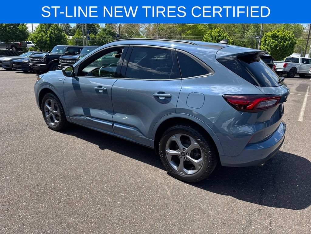 Certified 2023 Ford Escape ST-Line w/ Tech Pack #1 AWD/4WD image 9