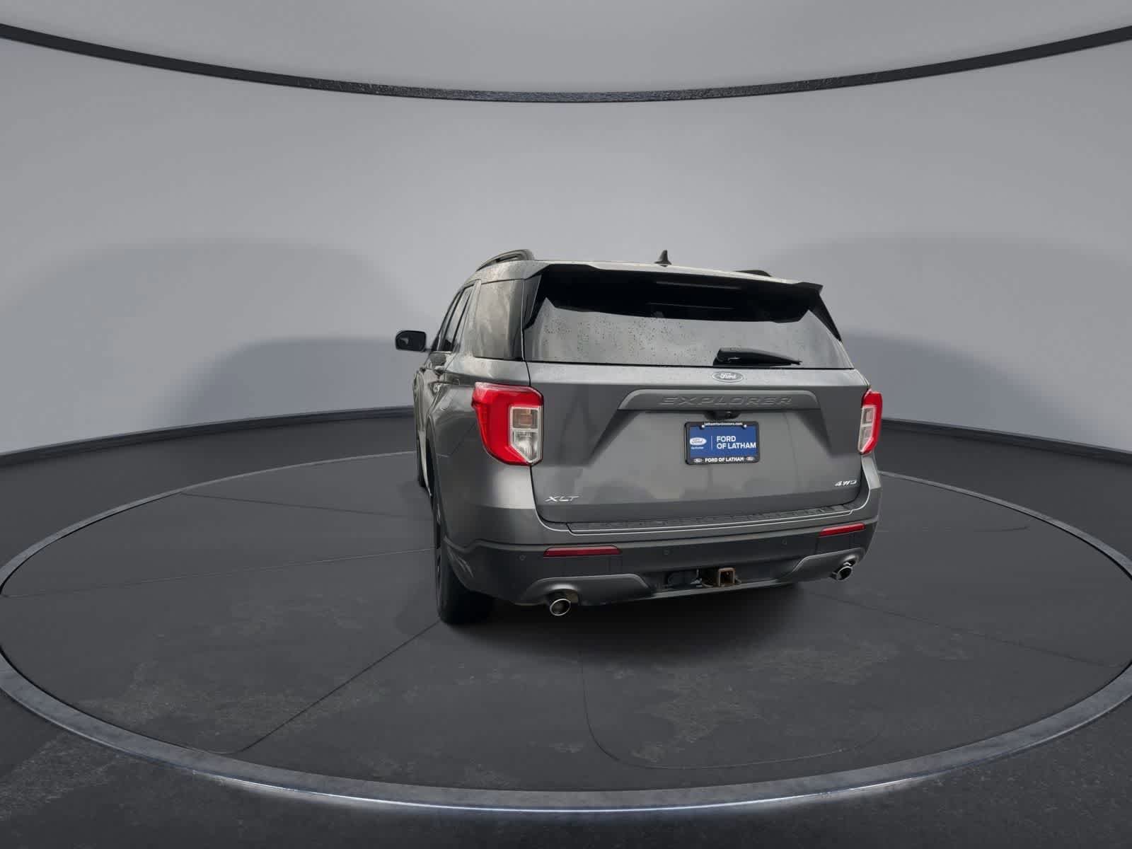 Certified 2022 Ford Explorer XLT w/ Equipment Group 202A AWD/4WD image 4
