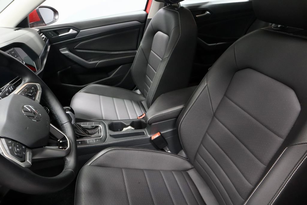 Used 2023 Volkswagen Jetta SE w/ Panoramic Sunroof Package FWD image 24
