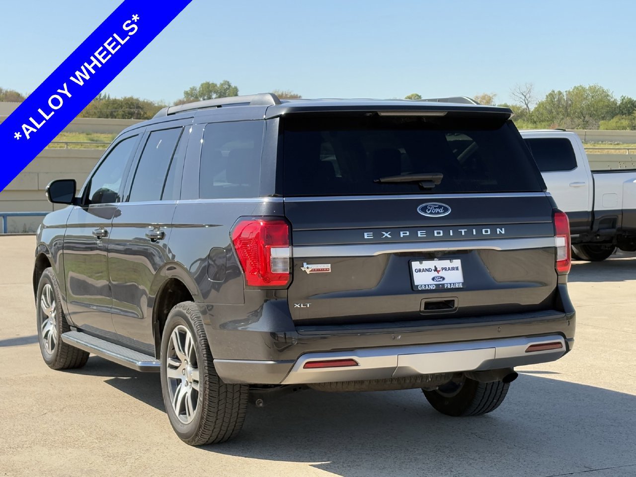 Certified 2022 Ford Expedition XLT RWD image 7